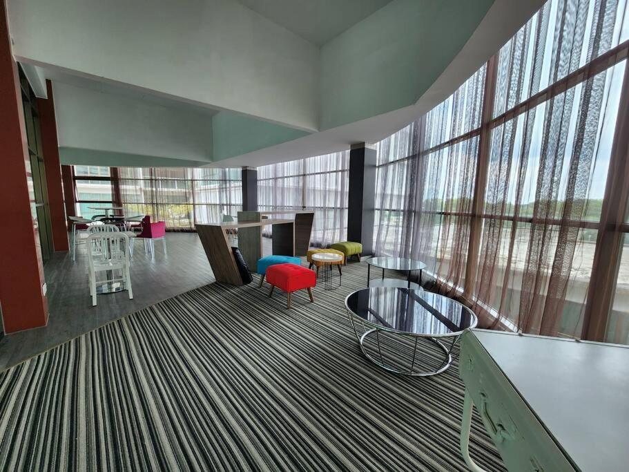 2-4 Pax Spacious Living @ Mount Austin, Jb #02 新山 外观 照片